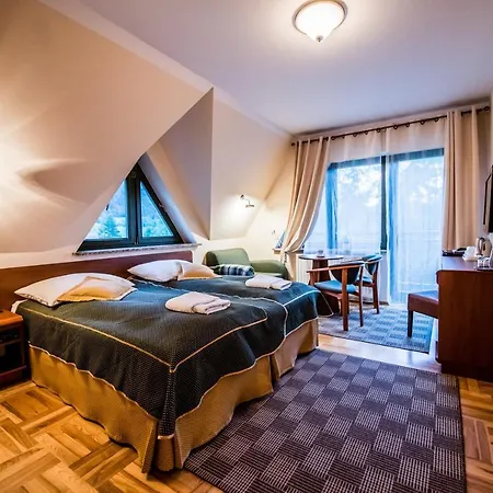 Apolonia 3*
