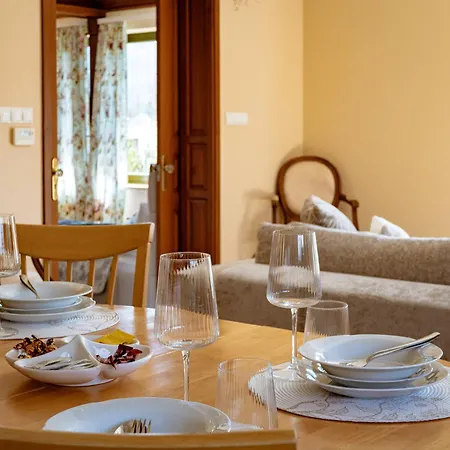 Apolonia Jacuzzi & Sauna Bed & Breakfast 3*