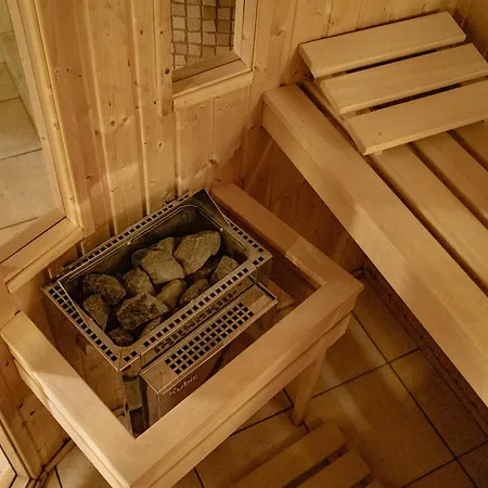 Apolonia Jacuzzi & Sauna