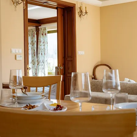 Apolonia Jacuzzi & Sauna 3*