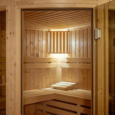 Couette-café Apolonia Jacuzzi & Sauna 3*