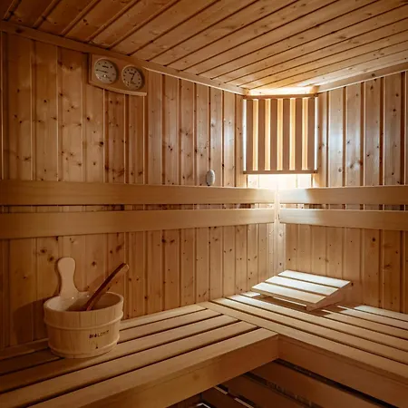 Apolonia Jacuzzi & Sauna Bed & Breakfast