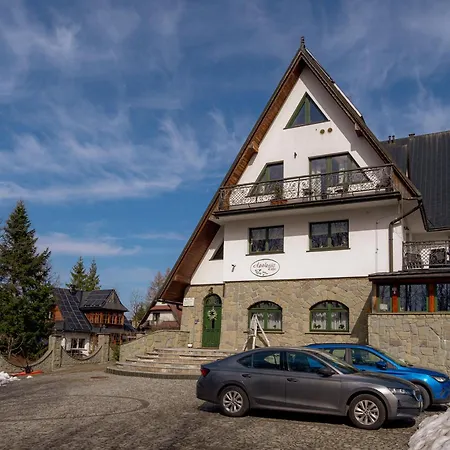 Apolonia Jacuzzi & Sauna Bed & Breakfast