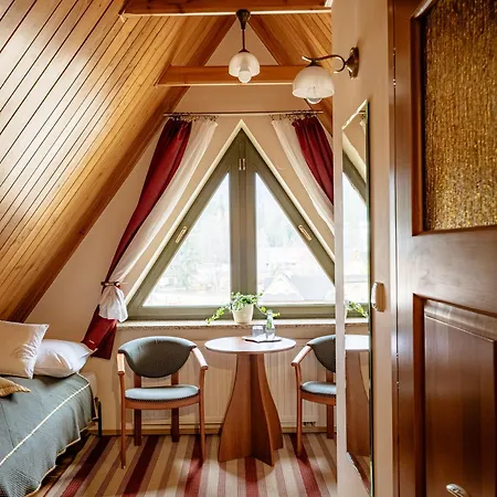 Apolonia Jacuzzi & Sauna Bed & Breakfast 3*