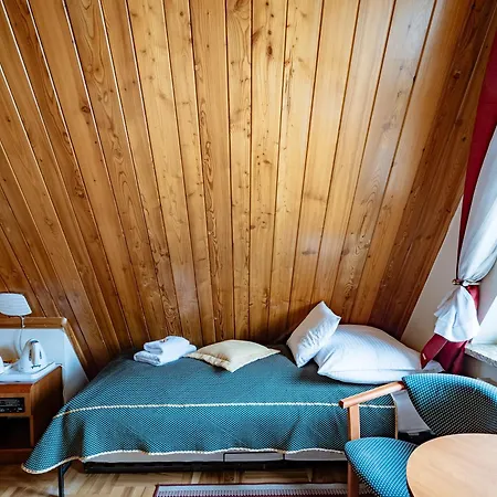 Apolonia Jacuzzi & Sauna 3*