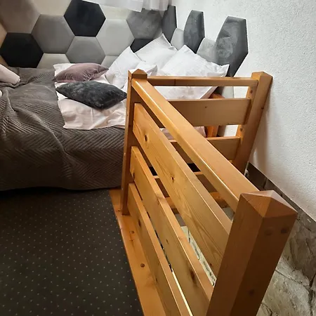 Apolonia Jacuzzi & Sauna Bed & Breakfast 3*