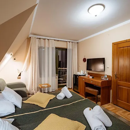 Apolonia Jacuzzi & Sauna Bed & Breakfast 3*