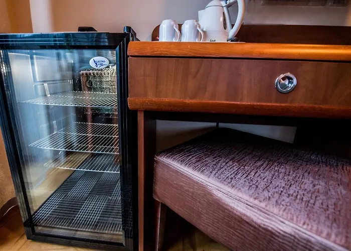 阿波罗尼亚威拉旅馆 *