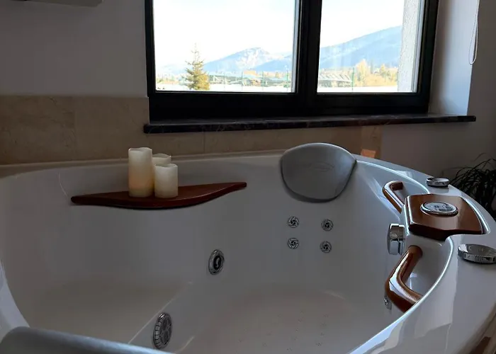 民宿 阿波罗尼亚威拉旅馆 *