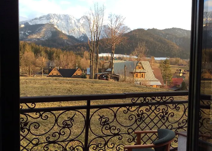 阿波罗尼亚威拉旅馆 *